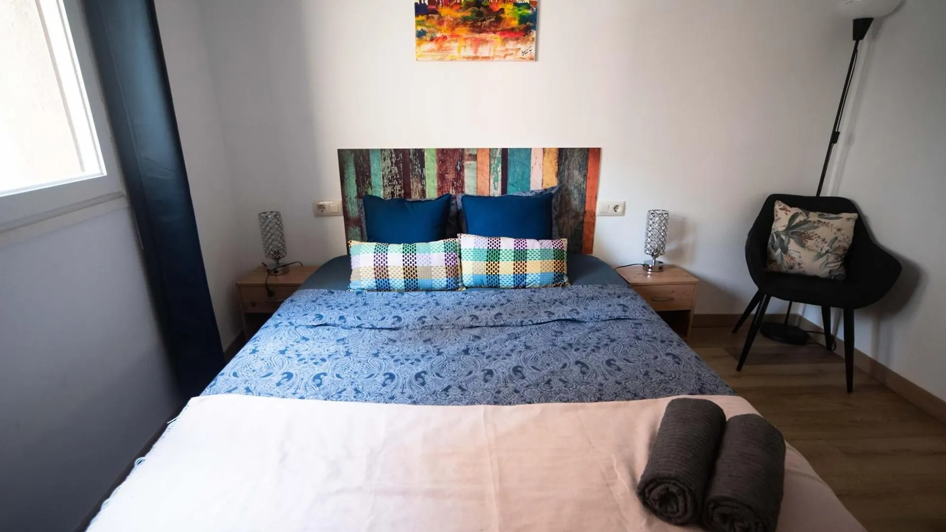By Barcelona Port Rooms